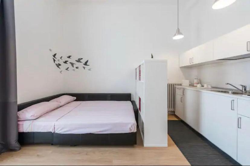 5Ino Apartment Бари Экстерьер фото